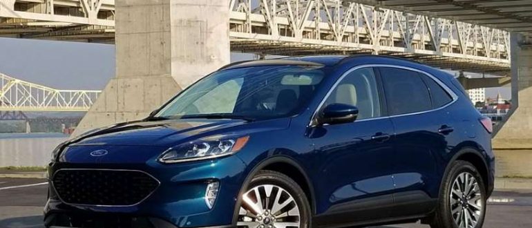 Ford Escape Hybrid 2020 года дает лучшую экономию топлива, чем RAV4