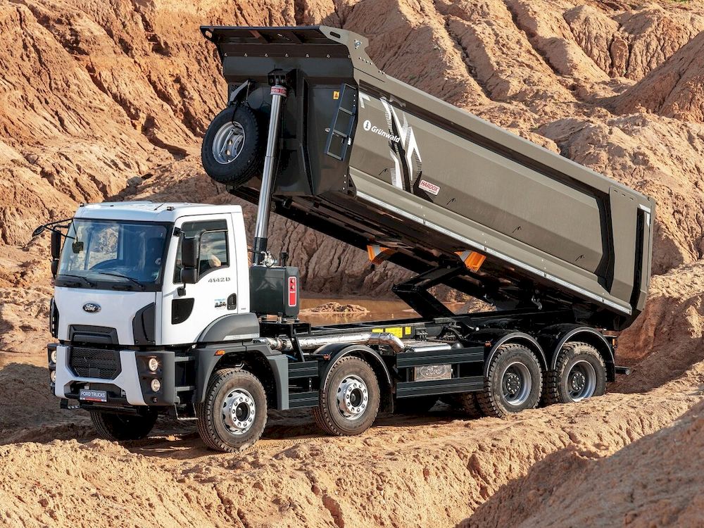 От бортовой платформы до электрического гиганта: эволюция грузовика в XXI веке