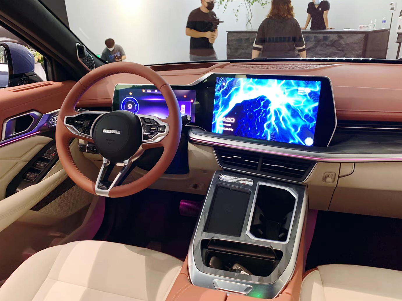 Haval и технологии: обзор мультимедиа и ассистентов водителя